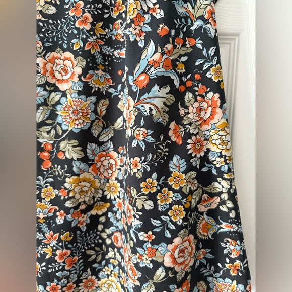 LOFT Plus Charcoal Floral Blouse 🧡 Size 18 - Picture 3 of 8